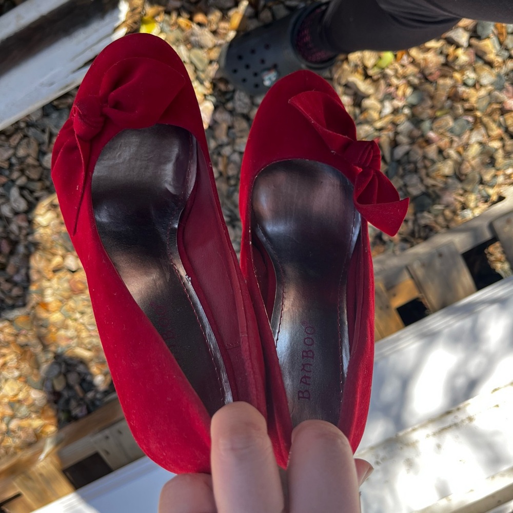 Bamboo Red Velvet Bow Heels Size 7.5 – Statement Dress Shoes
